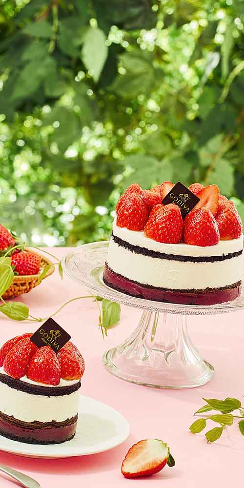 Godiva Strawberry Layer Cake Outdoor