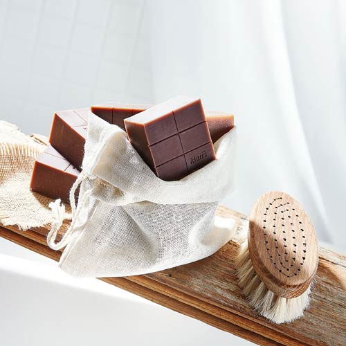 Natural Texture Lifestyle Cut with Soap and Linen
