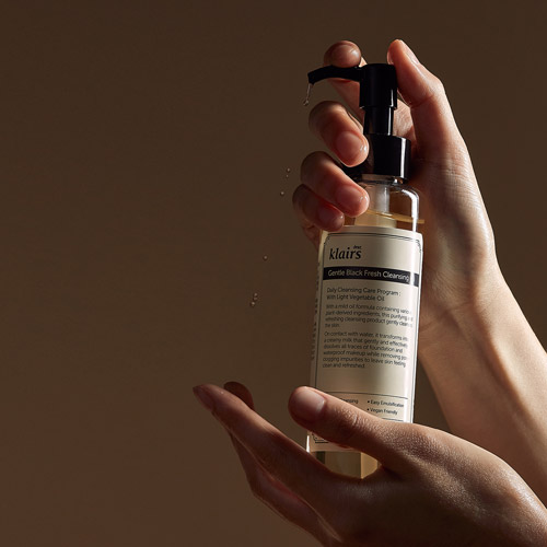 Gentle Black Cleansing Oil in Hands