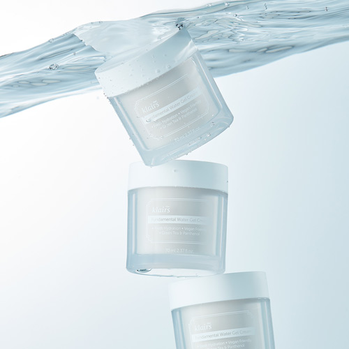 물속에 부유하는 클레어스 수분 젤 크림 제품 이미지 Klairs hydrating gel cream floating in water