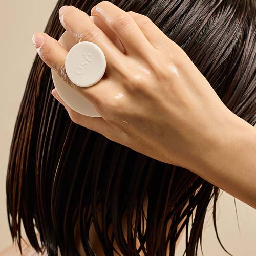 Oseque Natural Soap Hair Cleansing Scene