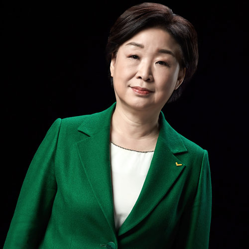 Full-Length Portrait of Presidential Candidate Shim Sang-jung