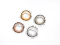 렌즈미 컬러 콘택트렌즈 4가지 색상이 정면에서 보이도록 배열된 이미지 A top view of four LensMe colored contact lenses with distinct patterns and hues
