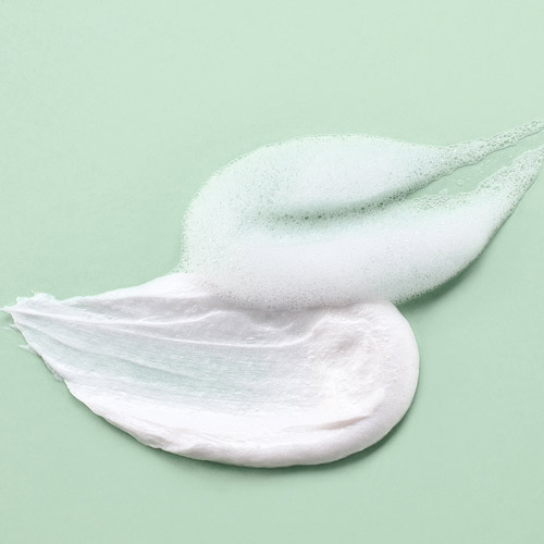 The Harnay Cleanser Texture – Foam Detail