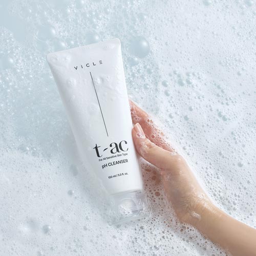 Vicle Cleanser Held in Foam-Covered Hand
