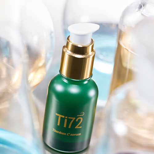 Humedical TI72 Vitamin C Serum Laboratory Scene