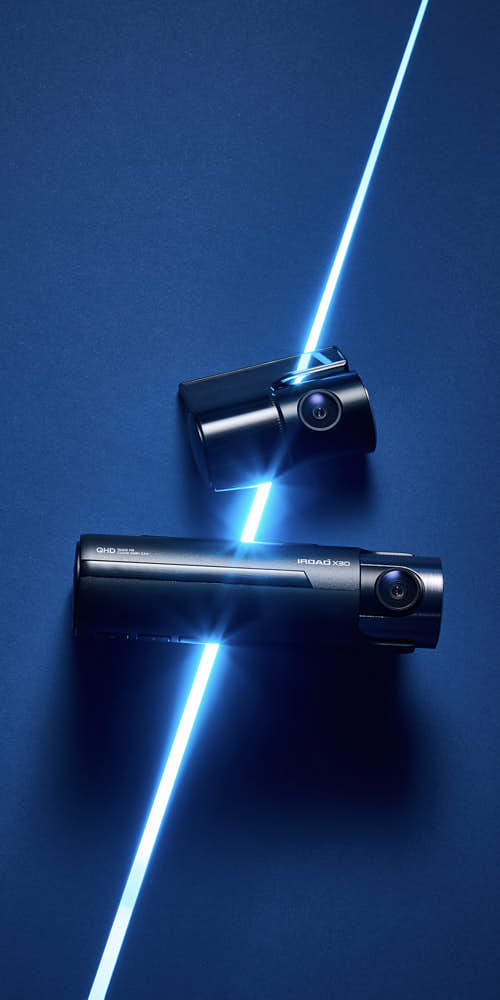 아이로드 블랙박스 X300 모델 듀얼 카메라 광고 사진 IROAD blackbox X300 dual camera advertising product photo