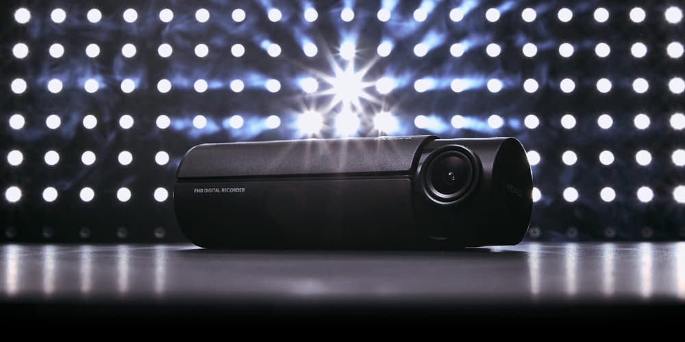 LED 조명을 활용한 아이로드 FX2 Pro 블랙박스 제품 광고 사진 IROAD FX2 Pro dashcam advertising product photo with LED lighting