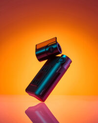 주황색 조명을 활용한 아이로드 X300 블랙박스 광고 사진 IROAD X300 dashcam advertising photo with orange background and reflection effect